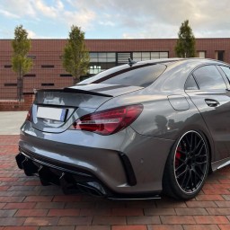 Dyfuzor pod spojler pasuje do Mercedesa C117 X117 CLA 45 AMG (tylko po liftingu)