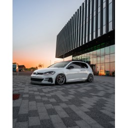 SPLITTER PRZEDNI VW GOLF GTI GTD MK7.5 EVO-1 GLOSS BLACK FIRMY ZAERO (2017-2020)